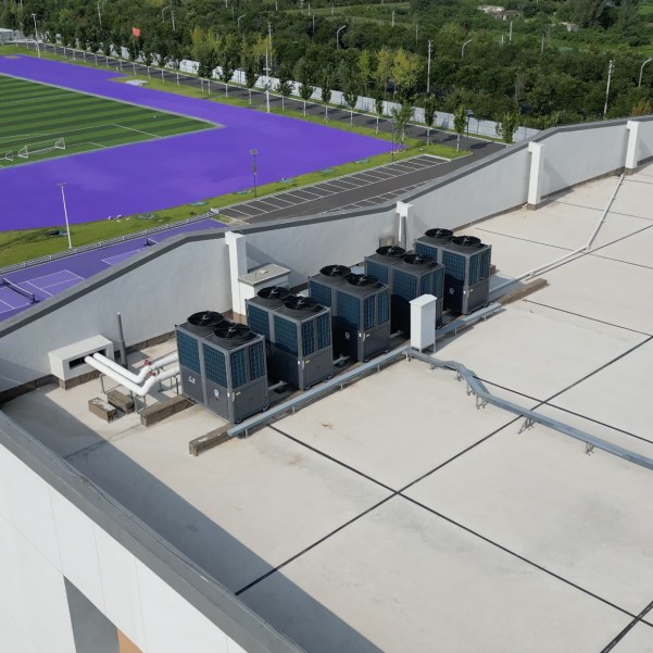 鹤壁新永基教育城宿舍楼顶热水机组安装实拍